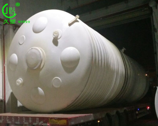 久佳防腐每一臺(tái)PE儲(chǔ)罐，都是用心專業(yè)之作！